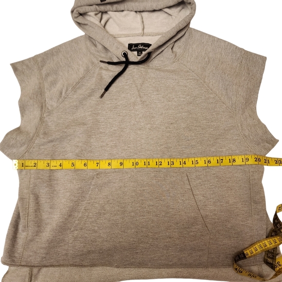 Sam Edelman Short Sleeved Boxer Hoodie - Picture 6 of 10